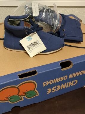 NWT TOMS blue ankle booties